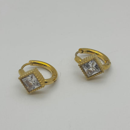 #HOL176 - Huggies De Rombo Con Piedra Zirconia De Oro Laminado 18k - LB020/