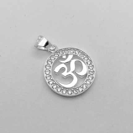 #D480 - Dije OM Forma Circular Con Zirconia Plata - A09/2.1