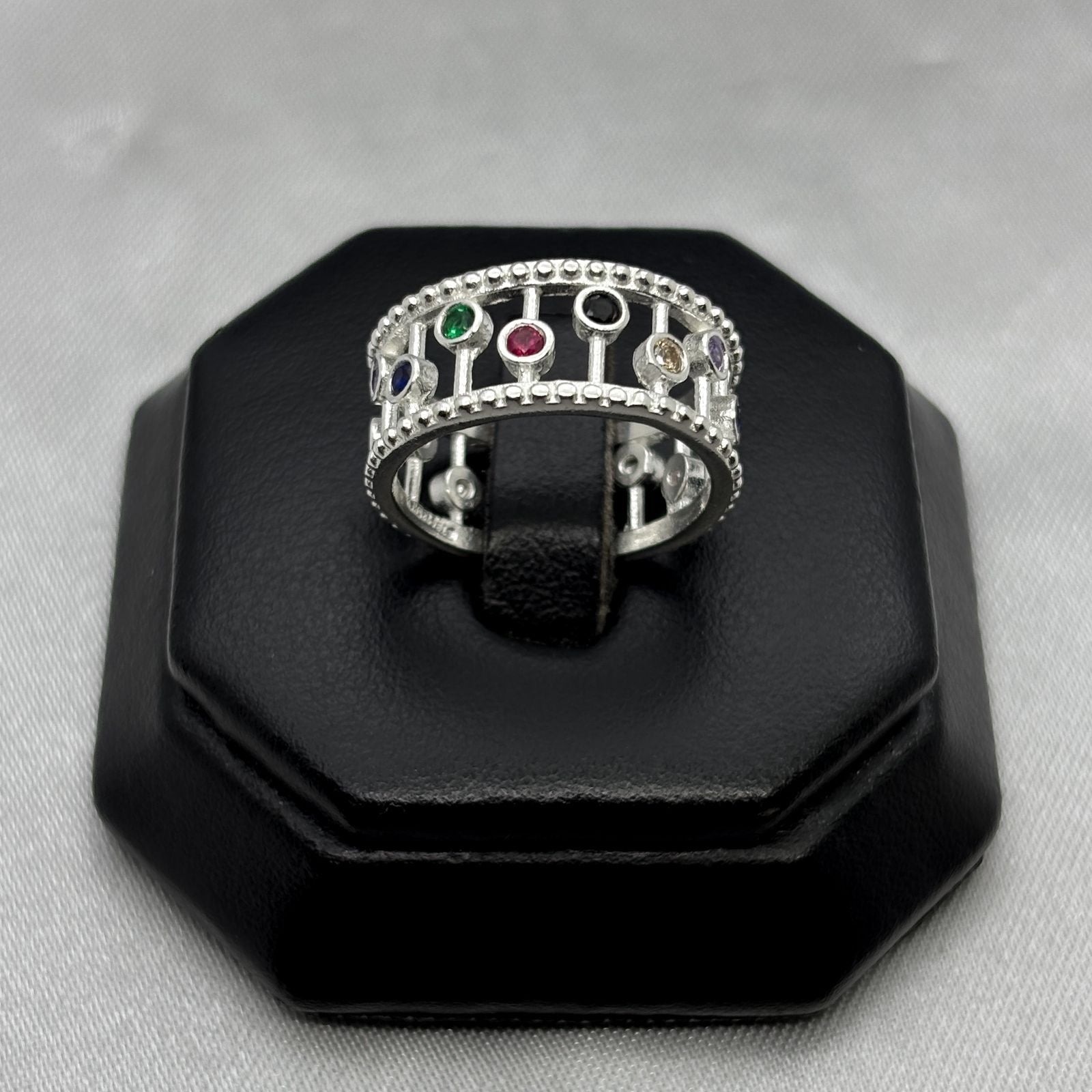 #AD465 - Anillo Con Zirconias Plata - A09/4.6