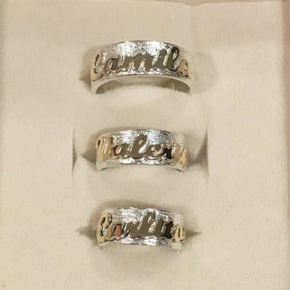 #HE106 - Letras Sobre Puestas En Argollas Lisas De Plata (La Argolla Se Vende Por Separado - DE020/ - DE028/