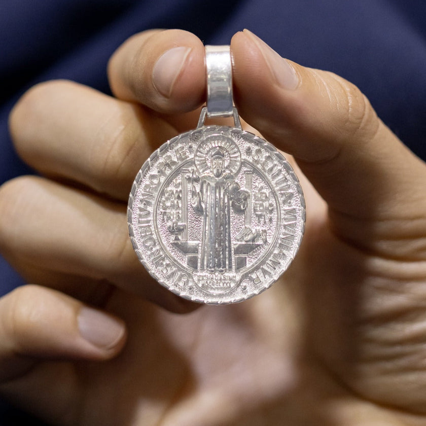 #D181 - Medalla/Dije De San Benito - F7.2