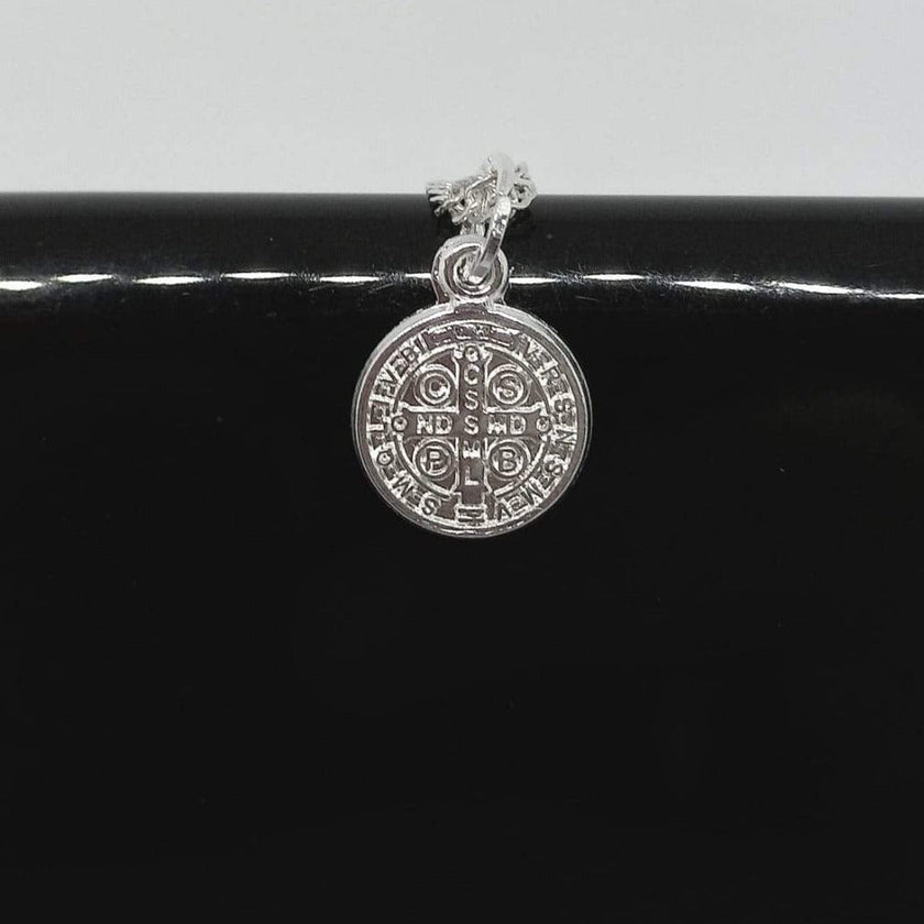 #D173 - Dije/Medalla De San Benito Plata - CE2.6