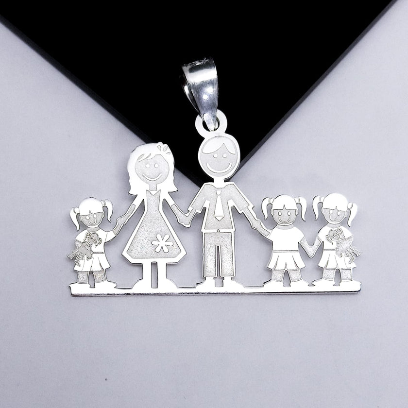 #D126 - Dije Familiar Mamá, Papá y 3 Niños o Niñas Plata - LL2.6