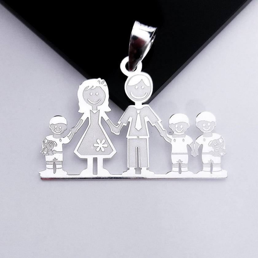 #D126 - Dije Familiar Mamá, Papá y 3 Niños o Niñas Plata - LL2.6