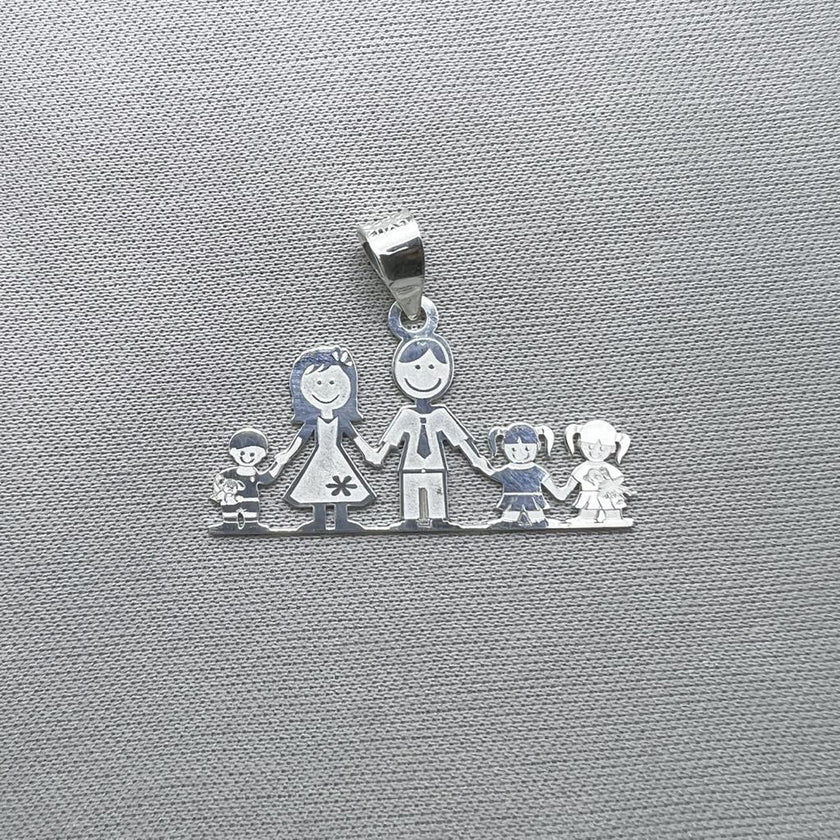 #D126 - Dije Familiar Mamá, Papá y 3 Niños o Niñas Plata - LL2.6